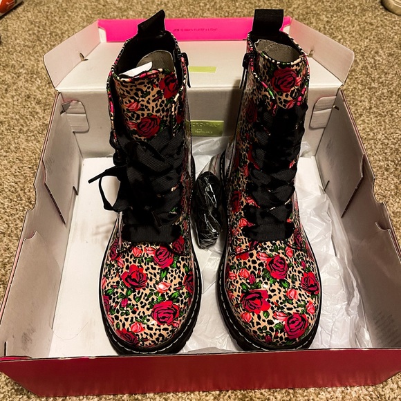 Torrid x Betsey Johnson Leopard Rose Combat Boots - Picture 7 of 10
